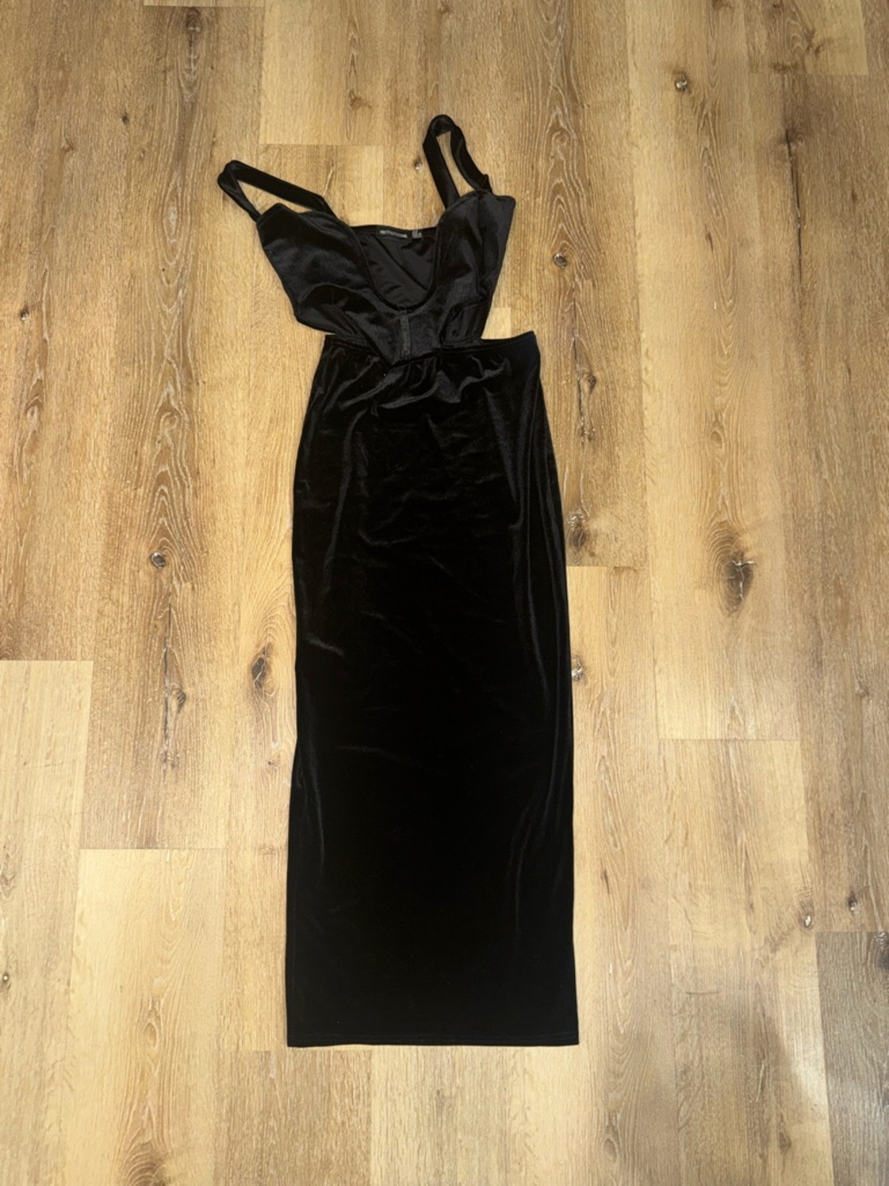 PrettyLittleThing Black Velvet Maxi Dress with V-Neck Straps